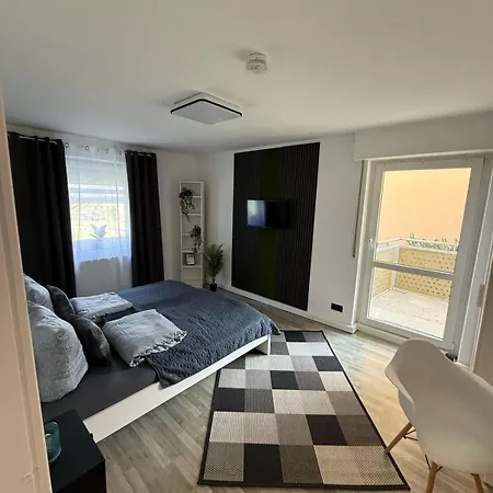 Schoene In Ruhiger Lage Ii Appartamento