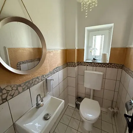 Schoene In Ruhiger Lage Ii *